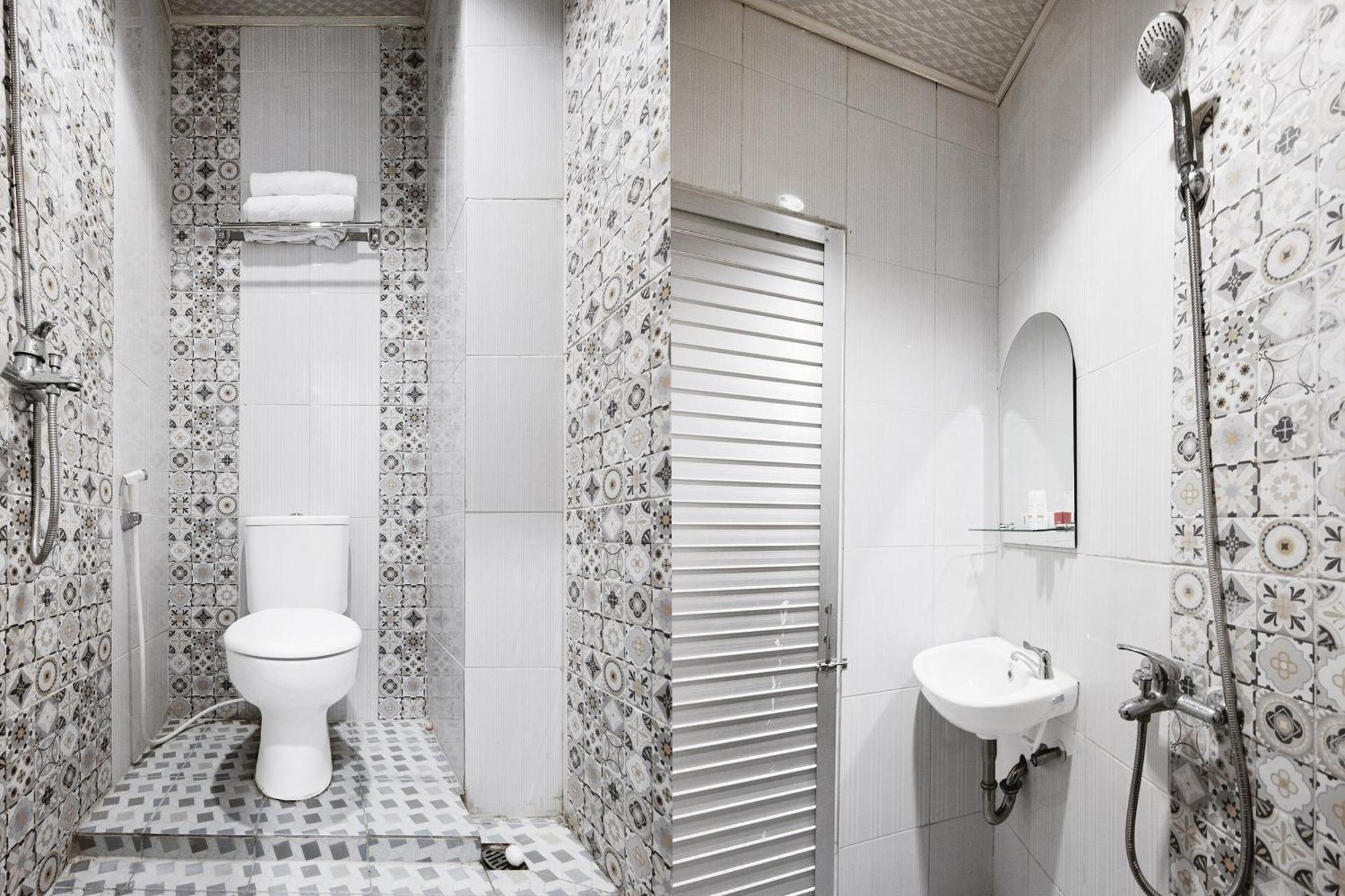 Super Oyo 621 Vania Residence Медан Екстериор снимка